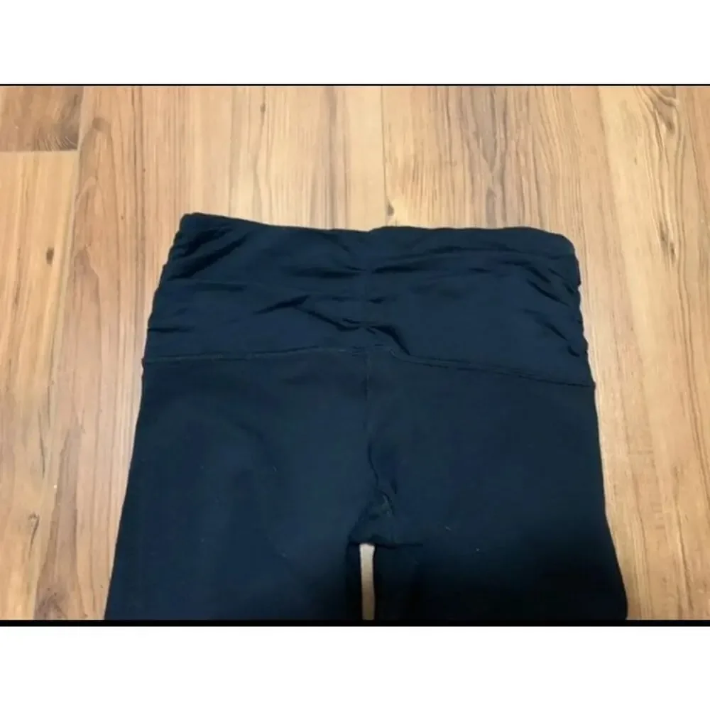 Lululemon Embrace Capri Leggings Black Size 6
